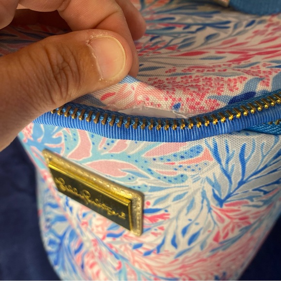Lilly Pulitzer Soft Shell Insulated Zip up Cooler with Handle in Blue / Pink - Picture 10 of 10